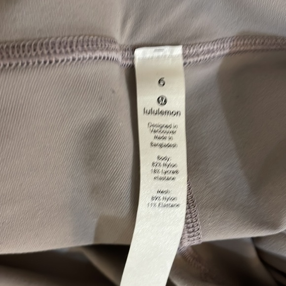 BNWOT Lululemon mesh ladies leggings - Picture 4 of 5